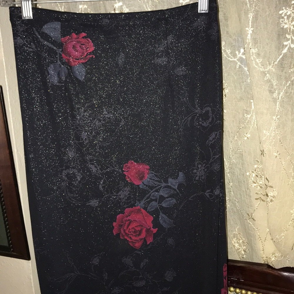 COPY - Long rose maxi skirt🌹
